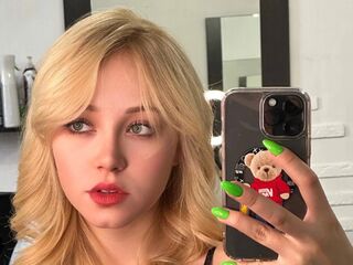 EmilyCarles's Sexy Profile Image